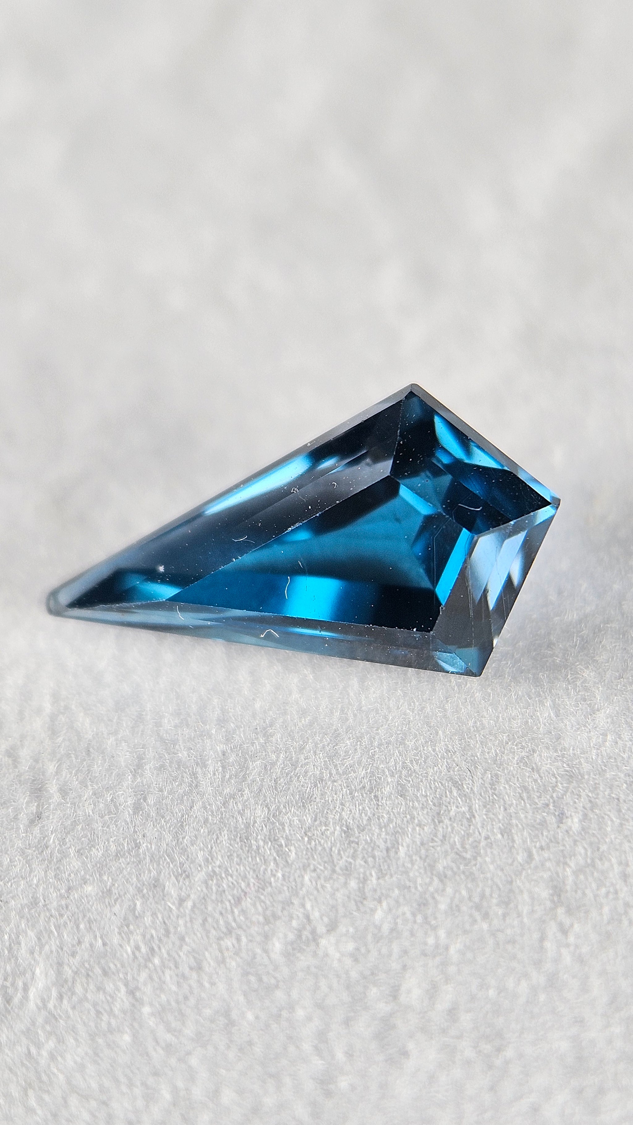 3.60Cts London Blue Topaz Kite-Shape Precision Cut  Gem