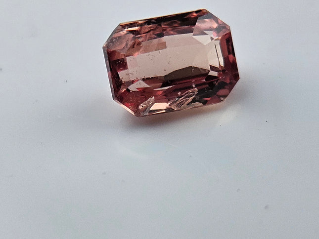 AIG certificate 0.99 ct Natural Padparacha Sapphire