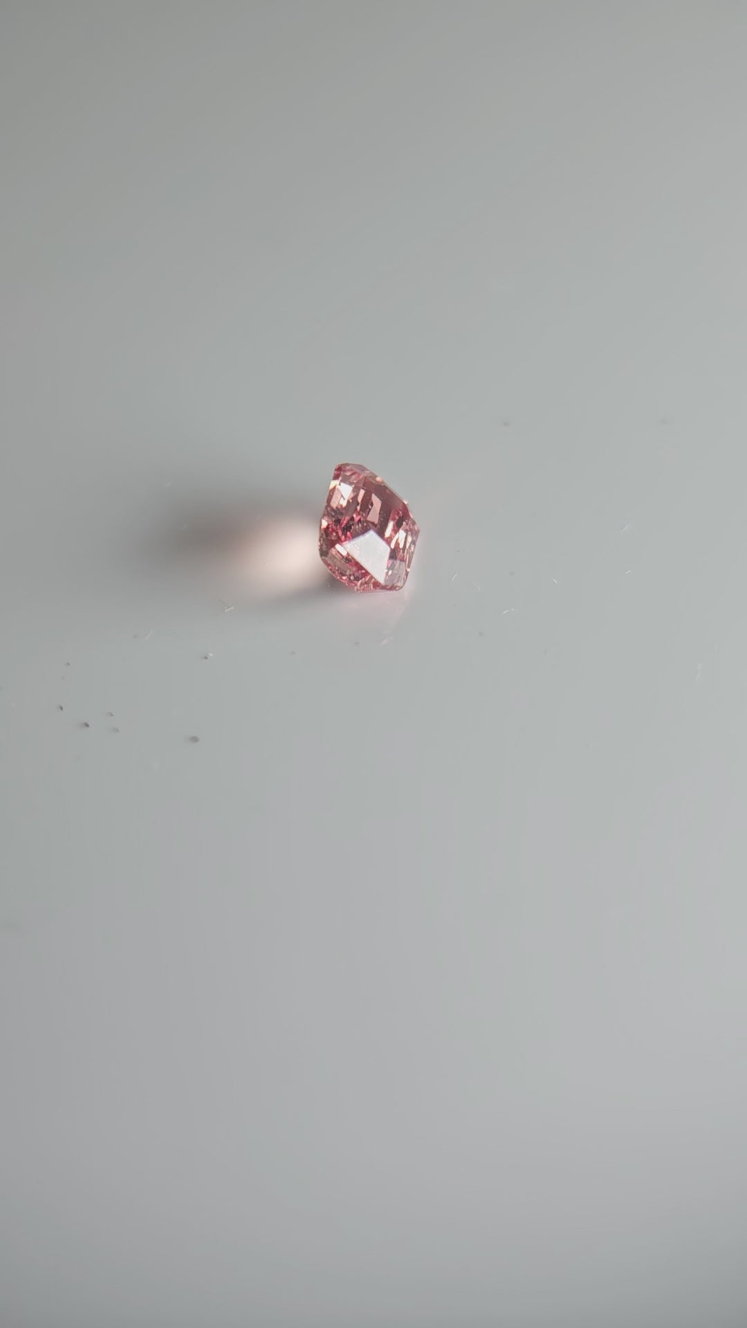 AIG certificate 0.99 ct Natural Padparacha Sapphire